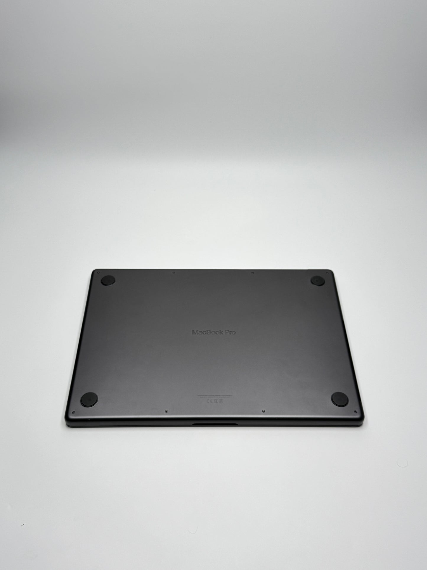 Apple MacBook Pro 16 Zoll | M3 Pro | 2023 | 1 TB SSD | 18 GB RAM | Space Schwarz