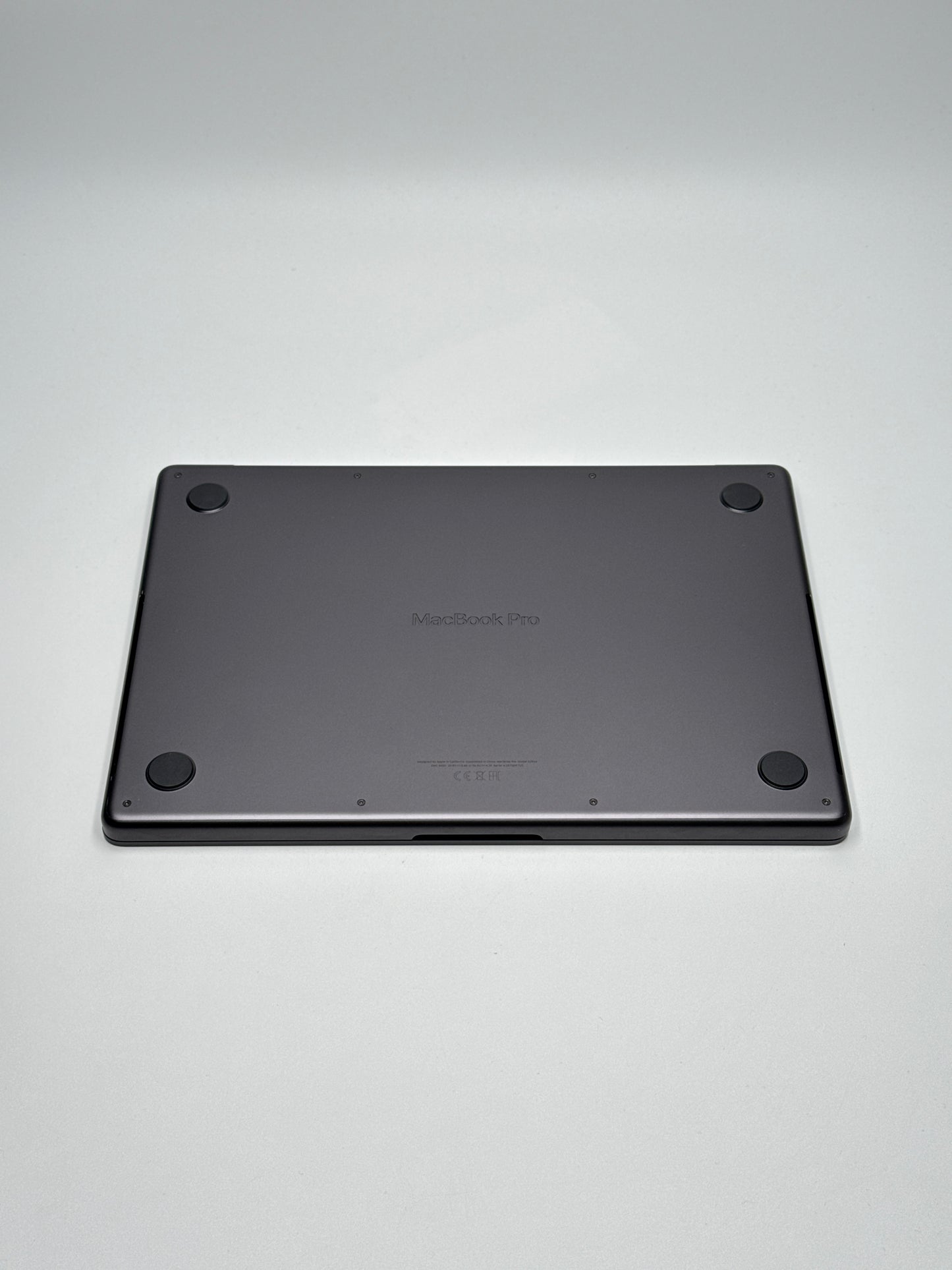 Apple MacBook Pro 14 Zoll | M3 Pro | 2023 | 1 TB SSD | 18 GB RAM | Space Schwarz