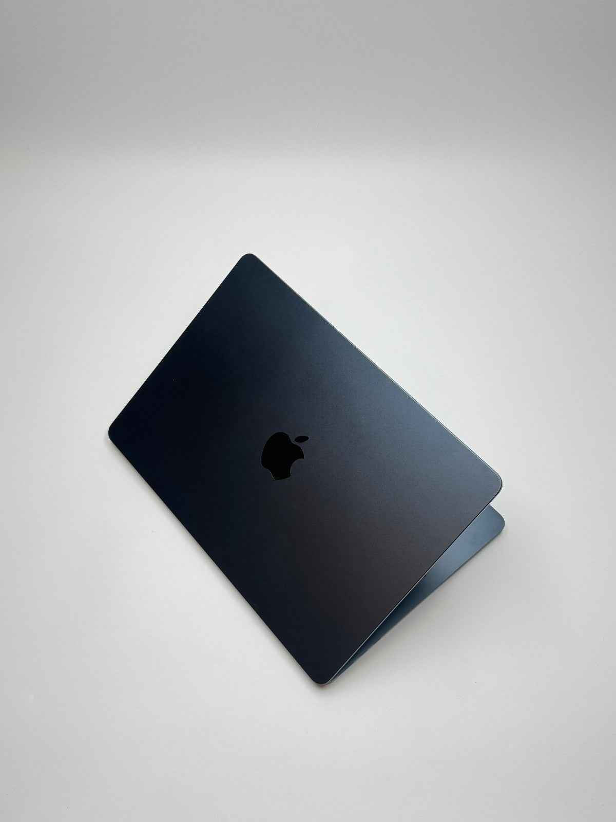 Apple MacBook Air 13,6 Zoll | M2 CPU | 2022 | 512 GB SSD | 8 GB RAM | Midnight D&S Resell GbR