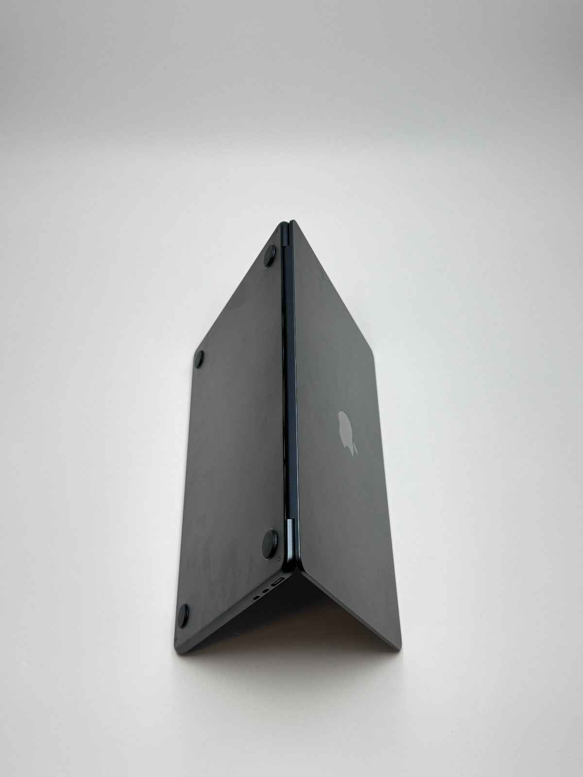 Apple MacBook Air 13,6 Zoll | M2 CPU | 2022 | 512 GB SSD | 8 GB RAM | Midnight D&S Resell GbR