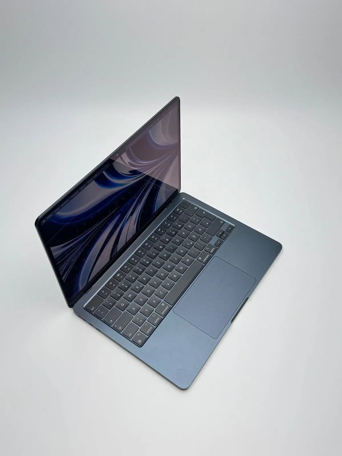 Apple MacBook Air 13,6 Zoll | M2 CPU | 2022 | 256 GB SSD | 8 GB RAM | Mitternacht D&S Resell GbR