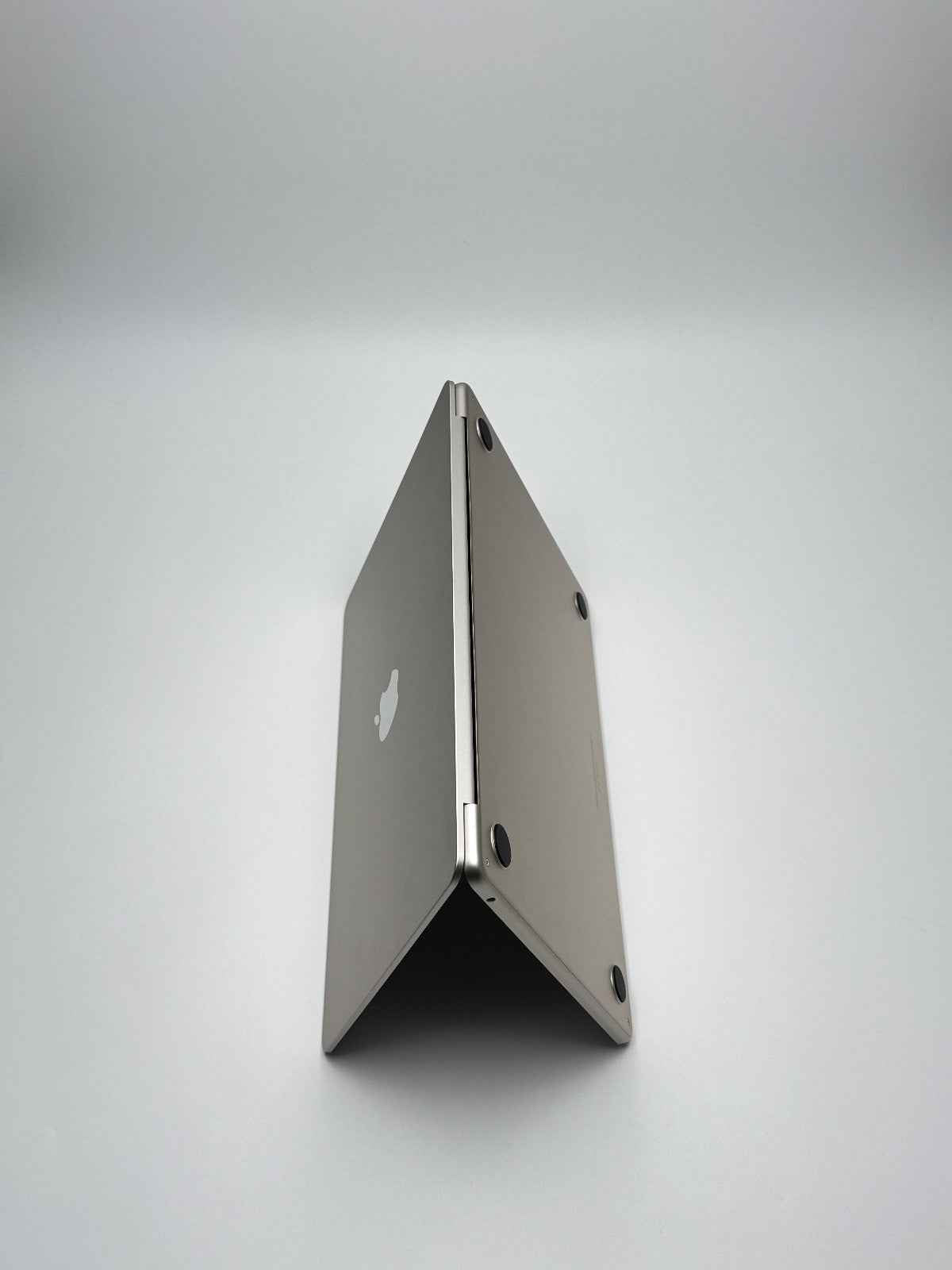 Apple MacBook Air 13,6 Zoll | M2 CPU | 2022 | 512 GB SSD | 8 GB RAM | Polarstern D&S Resell GbR