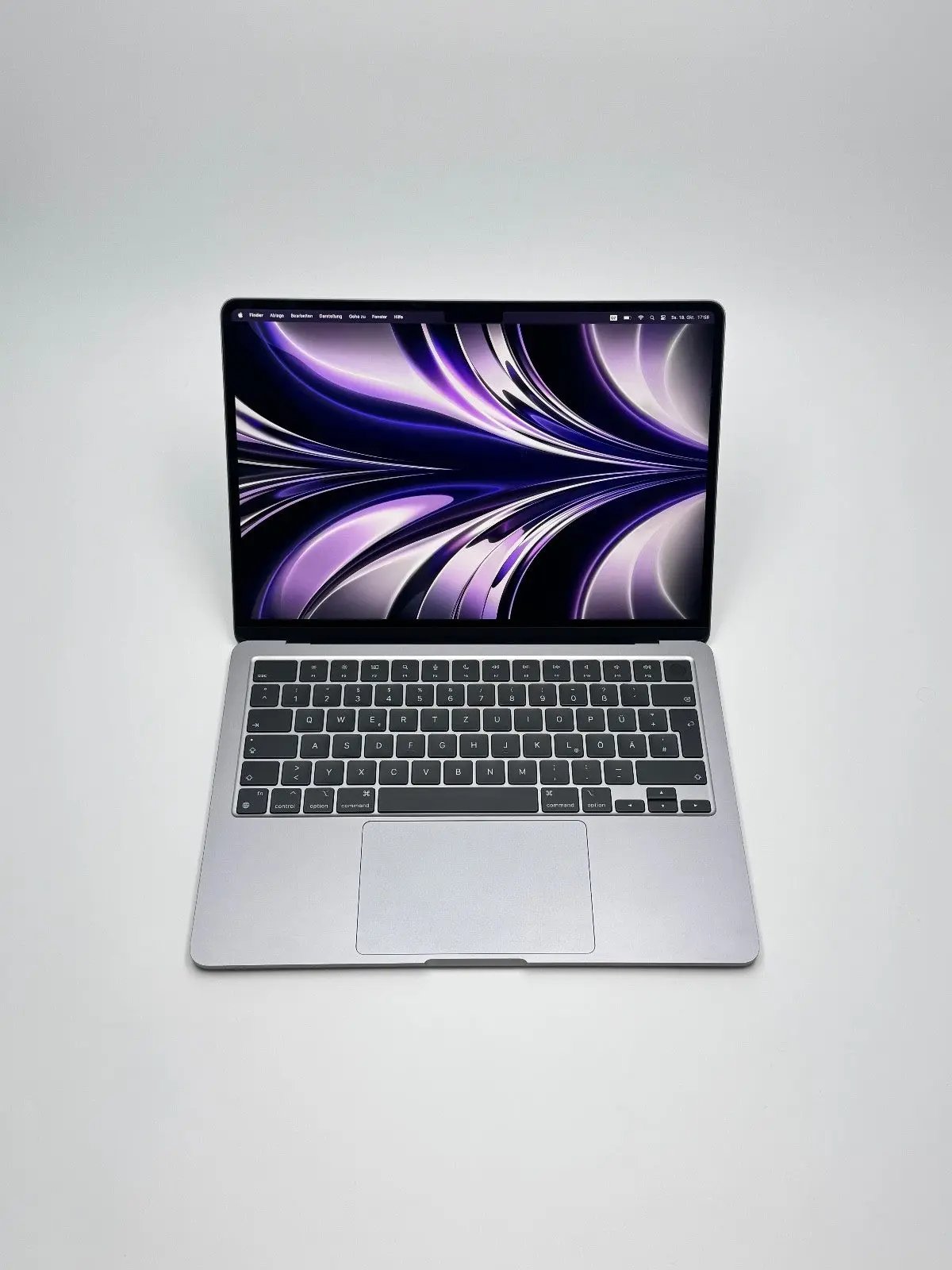 Apple MacBook Air 13,6 Zoll | M2 CPU | 2022 | 256 GB SSD | 8 GB RAM | Space Grau D&S Resell GbR