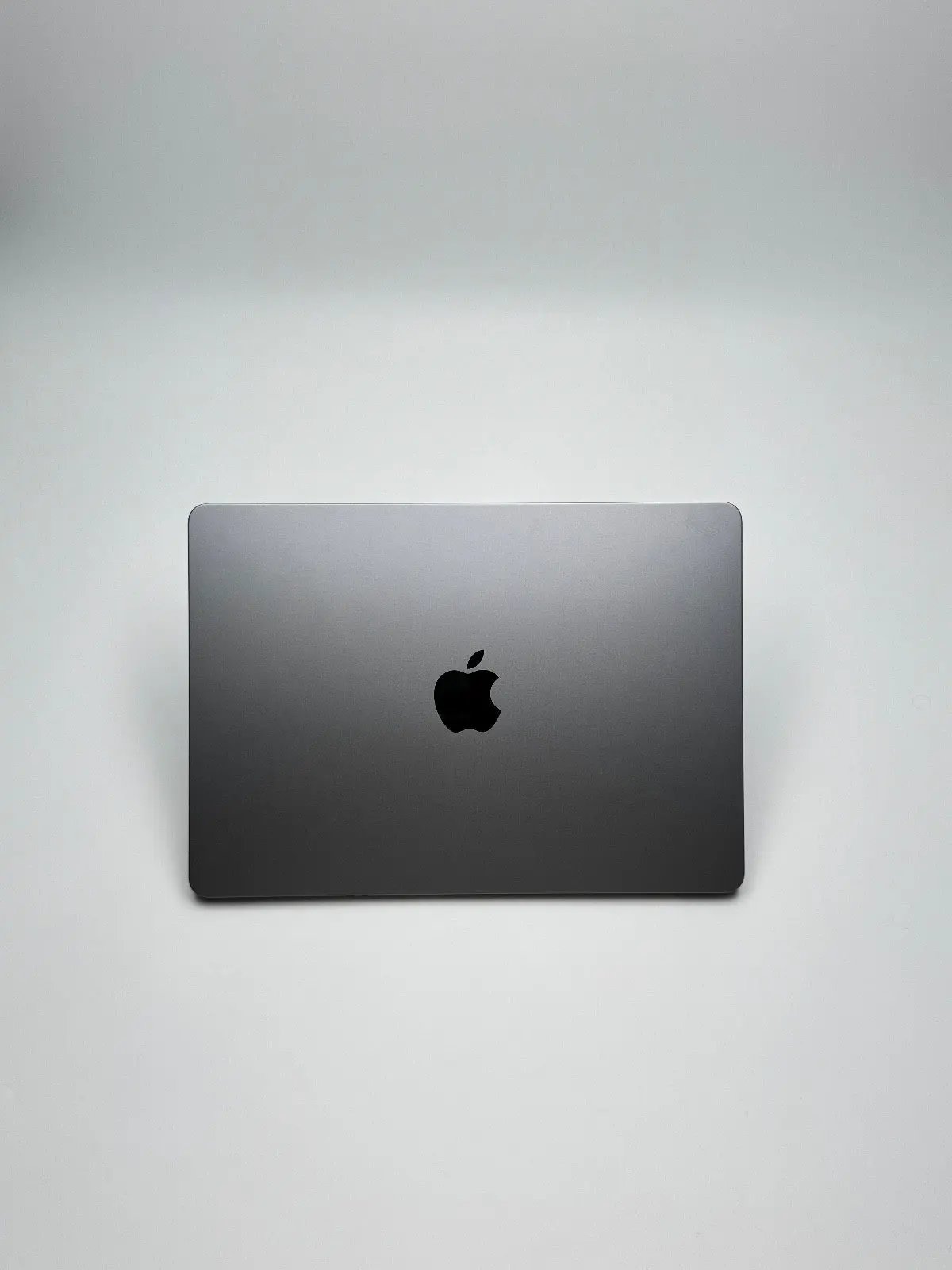 Apple MacBook Air 13,6 Zoll | M2 CPU | 2022 | 256 GB SSD | 8 GB RAM | Space Grau D&S Resell GbR