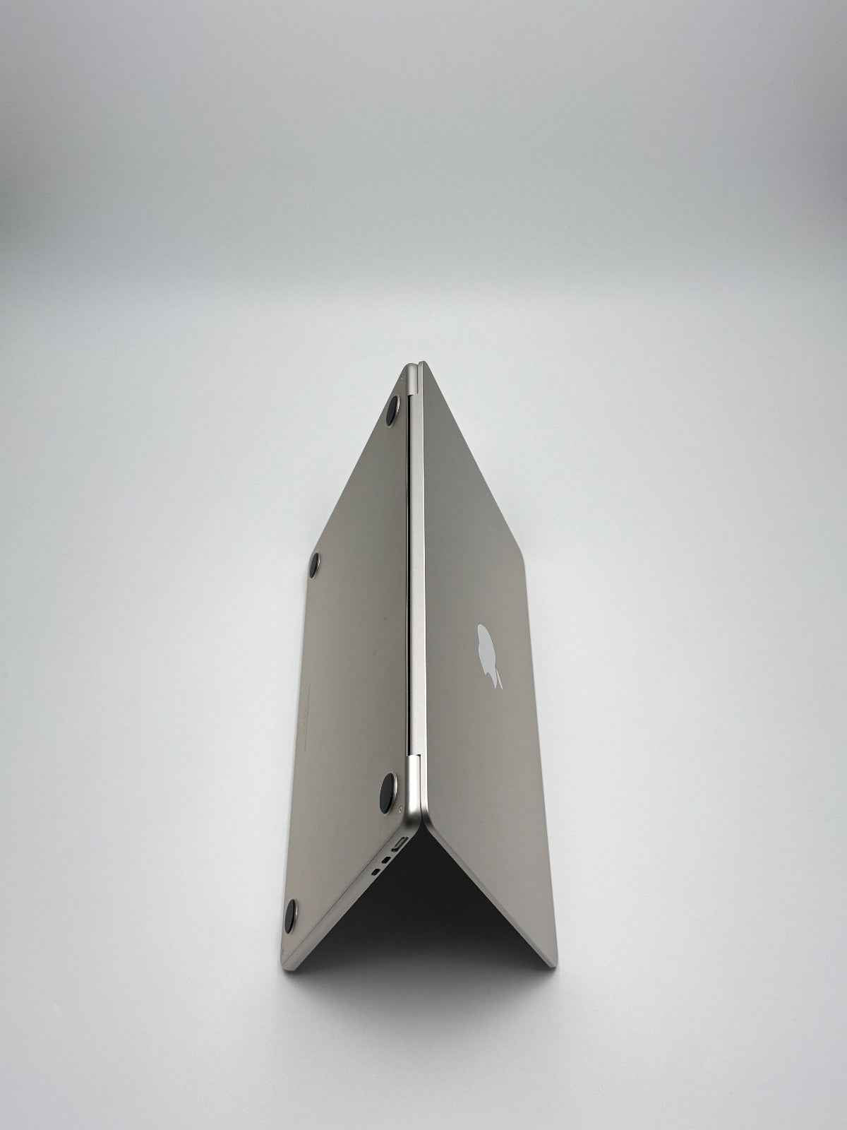 Apple MacBook Air 13,6 Zoll | M2 CPU | 2022 | 512 GB SSD | 8 GB RAM | Polarstern D&S Resell GbR