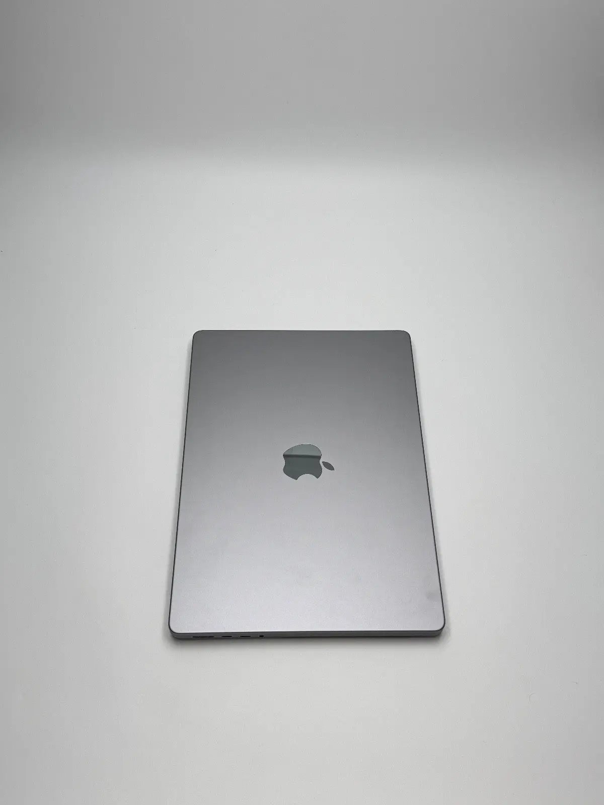 Apple MacBook Pro 14,2 Zoll | M2 Pro | 2023 | 512 TB SSD | 16 GB RAM | Space Grau D&S Resell GbR