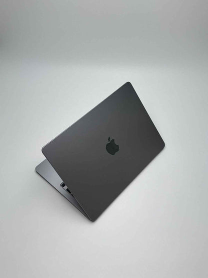 Apple MacBook Air 13,6 Zoll | M2 CPU | 2022 | 256 GB SSD | 8 GB RAM | Space Grau D&S Resell GbR