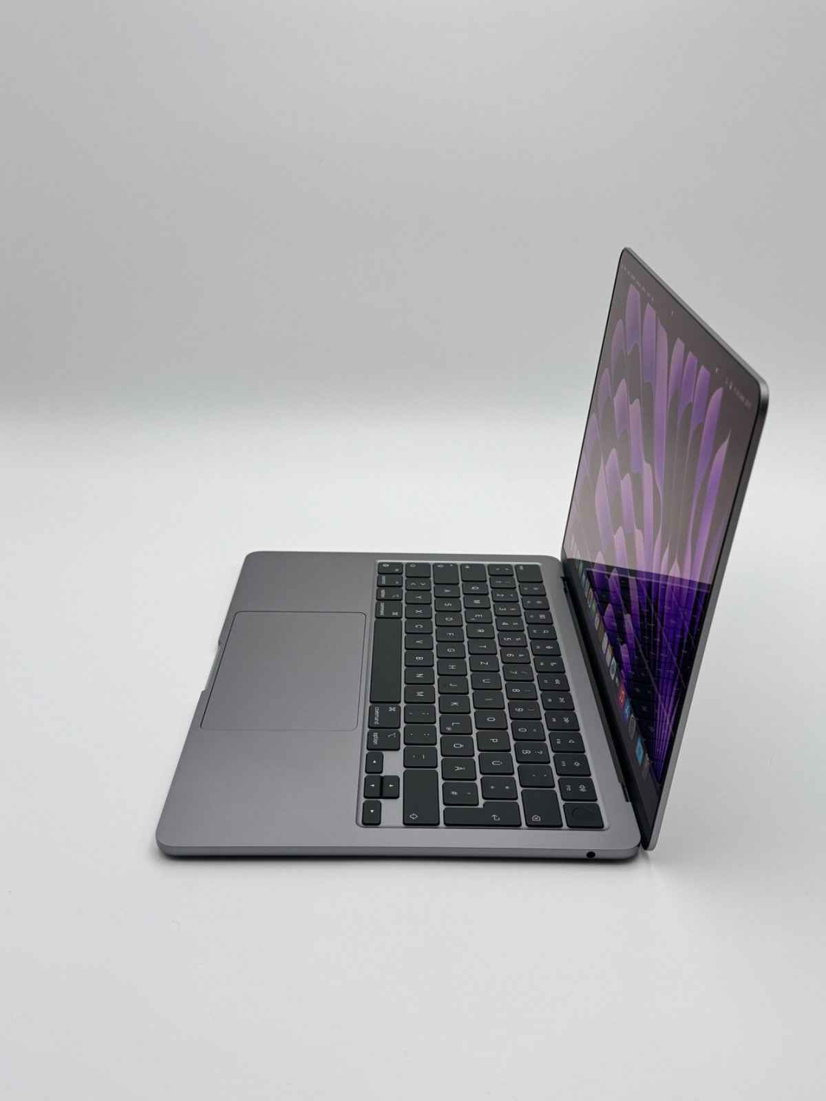 Apple MacBook Air 13,6 Zoll | M2 CPU | 2022 | 256 GB SSD | 8 GB RAM | Space Grau D&S Resell GbR