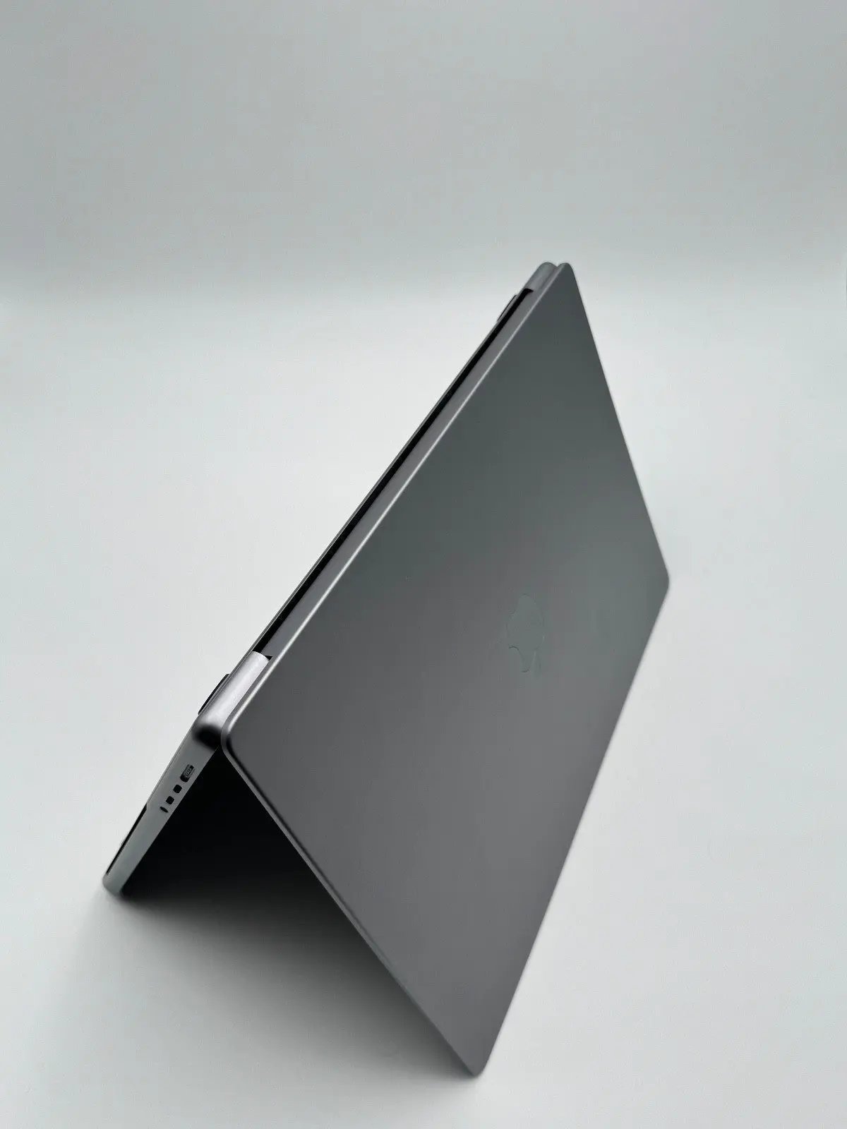 Apple MacBook Pro 16,2 Zoll | M2 Pro | 2023 | 512 GB SSD | 16 GB RAM | Space Grau D&S Resell GbR