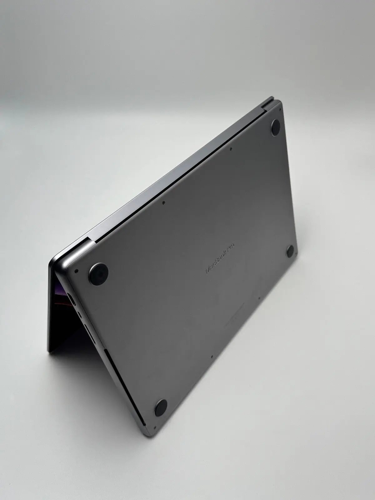 Apple MacBook Pro 16,2 Zoll | M1 Max | 2021 | 1 TB SSD | 32 GB RAM | Space Grau D&S Resell GbR