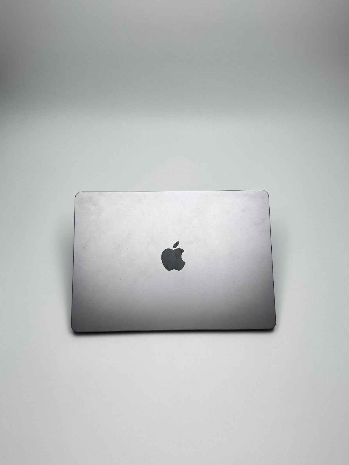 Apple MacBook Air 13,6 Zoll | M2 CPU | 2022 | 256 GB SSD | 8 GB RAM | Space Grau D&S Resell GbR