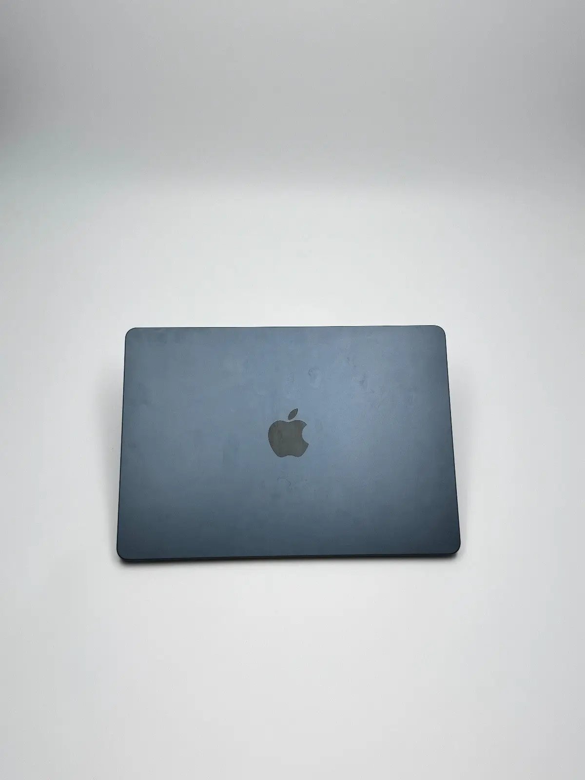 Apple MacBook Air 13,6 Zoll | M2 CPU | 2022 | 256 GB SSD | 8 GB RAM | Mitternacht D&S Resell GbR