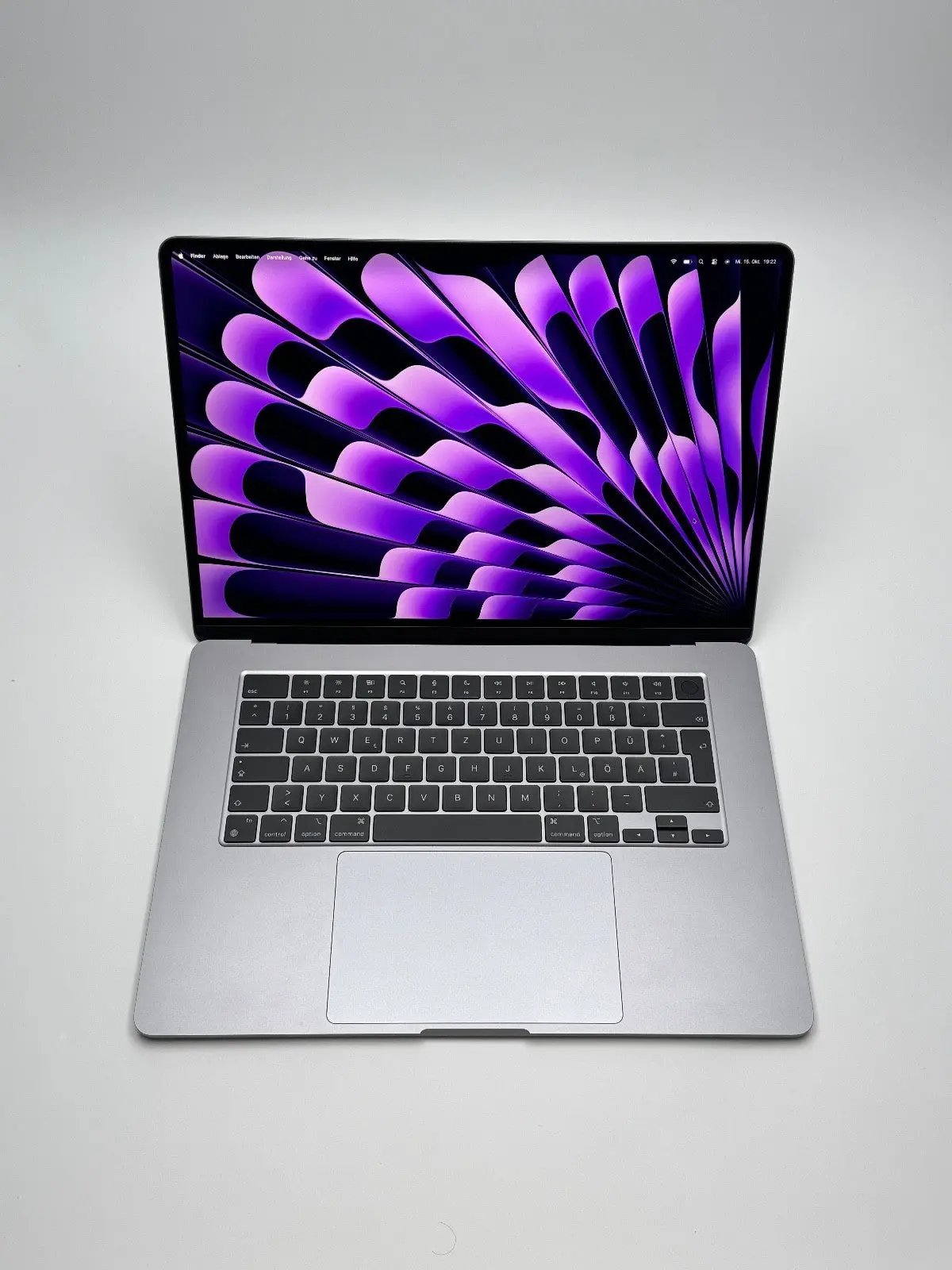 Apple MacBook Air 15,3 Zoll | M2 CPU | 2023 | 256 GB SSD | 8 GB RAM | Space Grau D&S Resell GbR