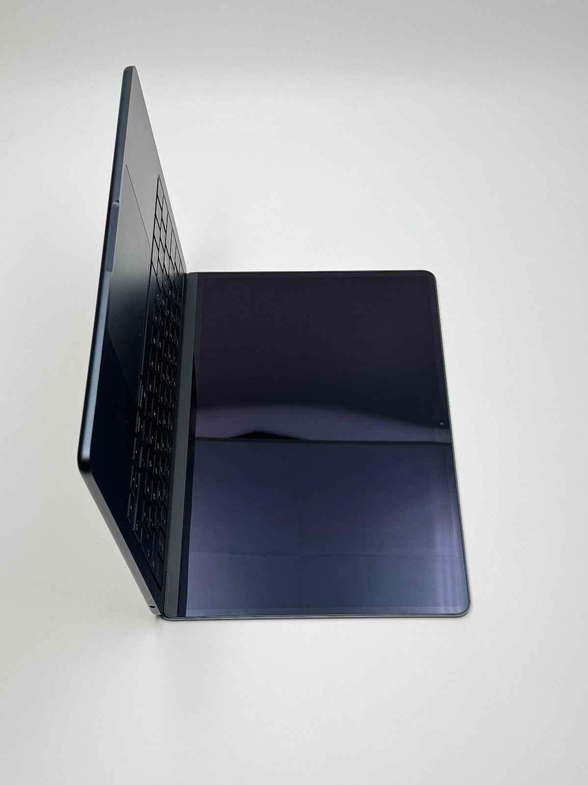 Apple MacBook Air 13,6 Zoll | M2 CPU | 2022 | 512 GB SSD | 8 GB RAM | Midnight D&S Resell GbR