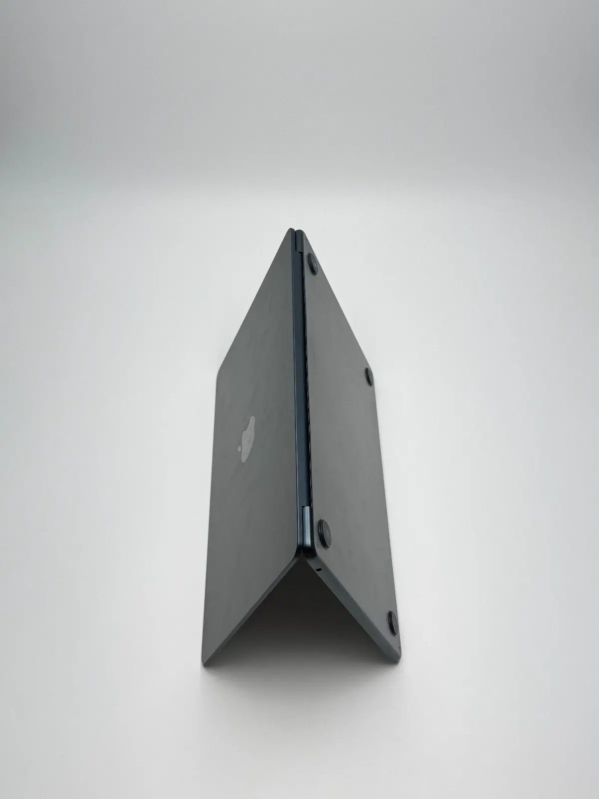 Apple MacBook Air 13,6 Zoll | M2 CPU | 2022 | 256 GB SSD | 8 GB RAM | Mitternacht D&S Resell GbR