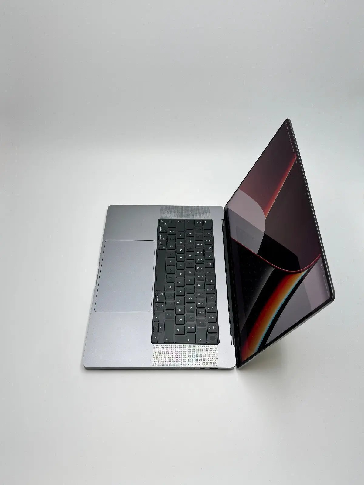 Apple MacBook Pro 16,2 Zoll | M1 CPU | 2021 | 512 GB SSD | 16 GB RAM | Space Grau D&S Resell GbR