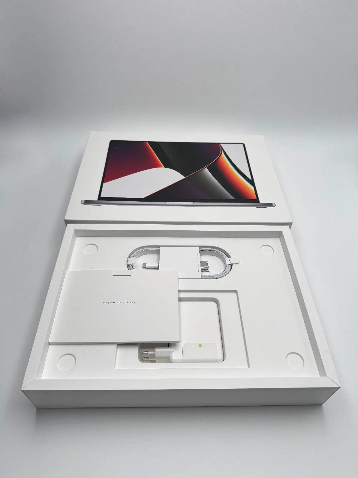 Apple MacBook Pro 16,2 Zoll | M1 Max | 2021 | 1 TB SSD | 32 GB RAM | Space Grau D&S Resell GbR