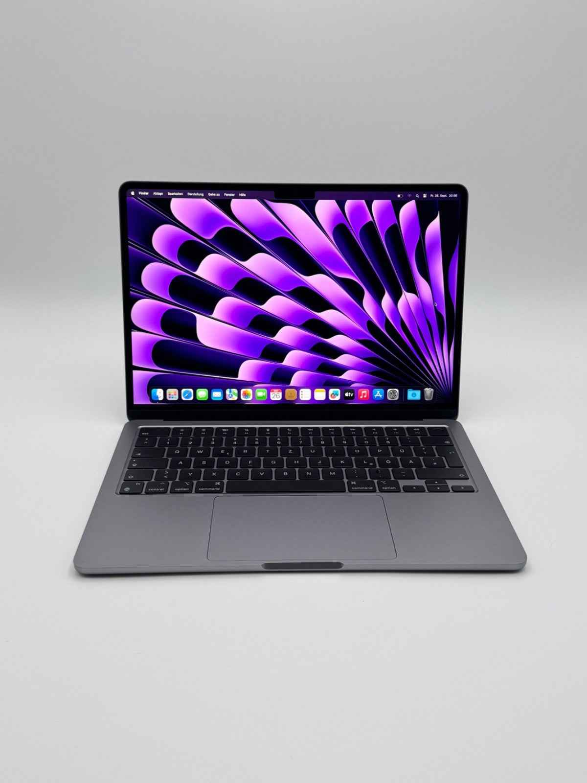 Apple MacBook Air 13,6 Zoll | M2 CPU | 2022 | 256 GB SSD | 8 GB RAM | Space Grau D&S Resell GbR