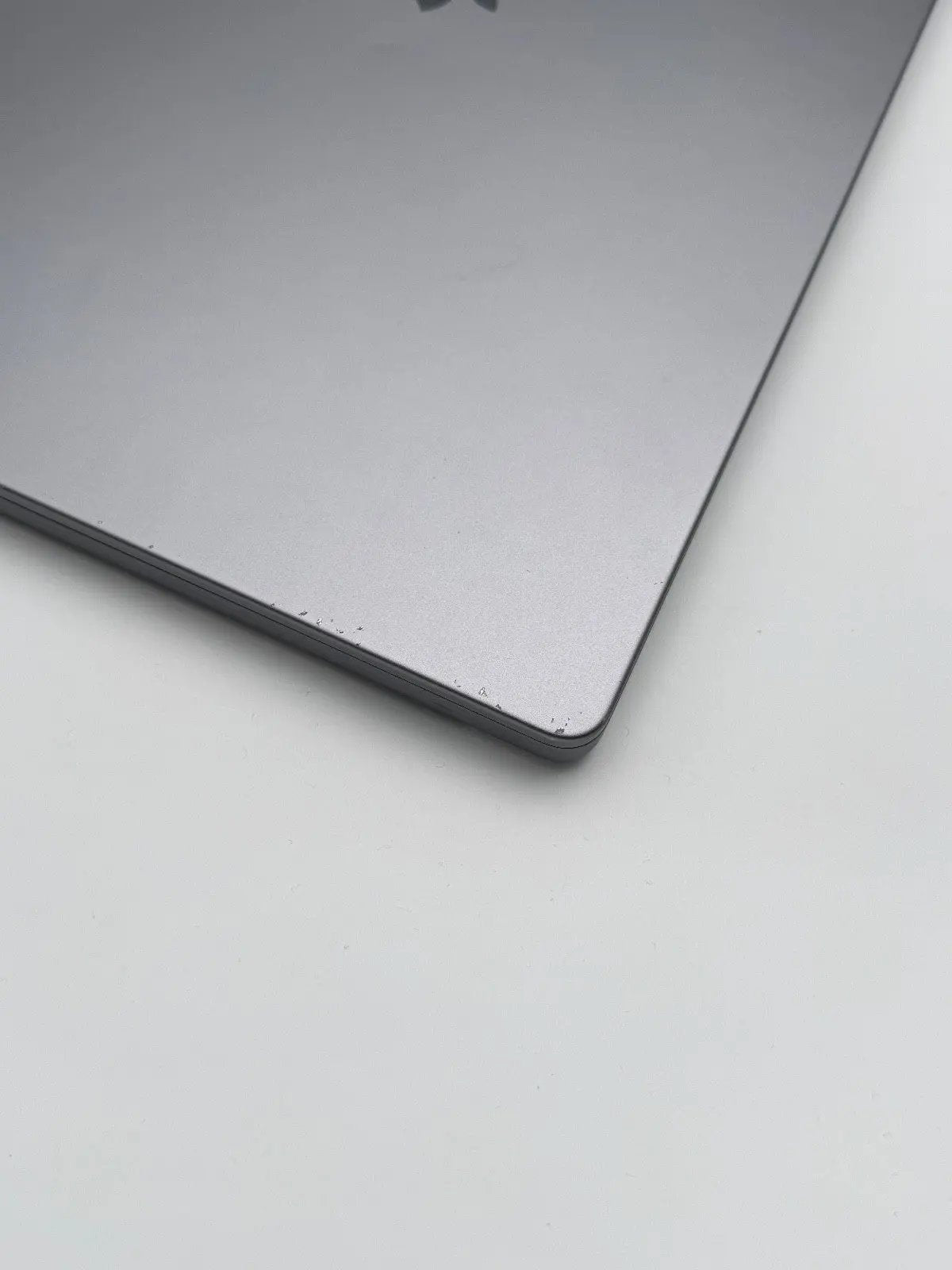 Apple MacBook Pro 16,2 Zoll | M1 CPU | 2021 | 512 GB SSD | 16 GB RAM | Space Grau D&S Resell GbR