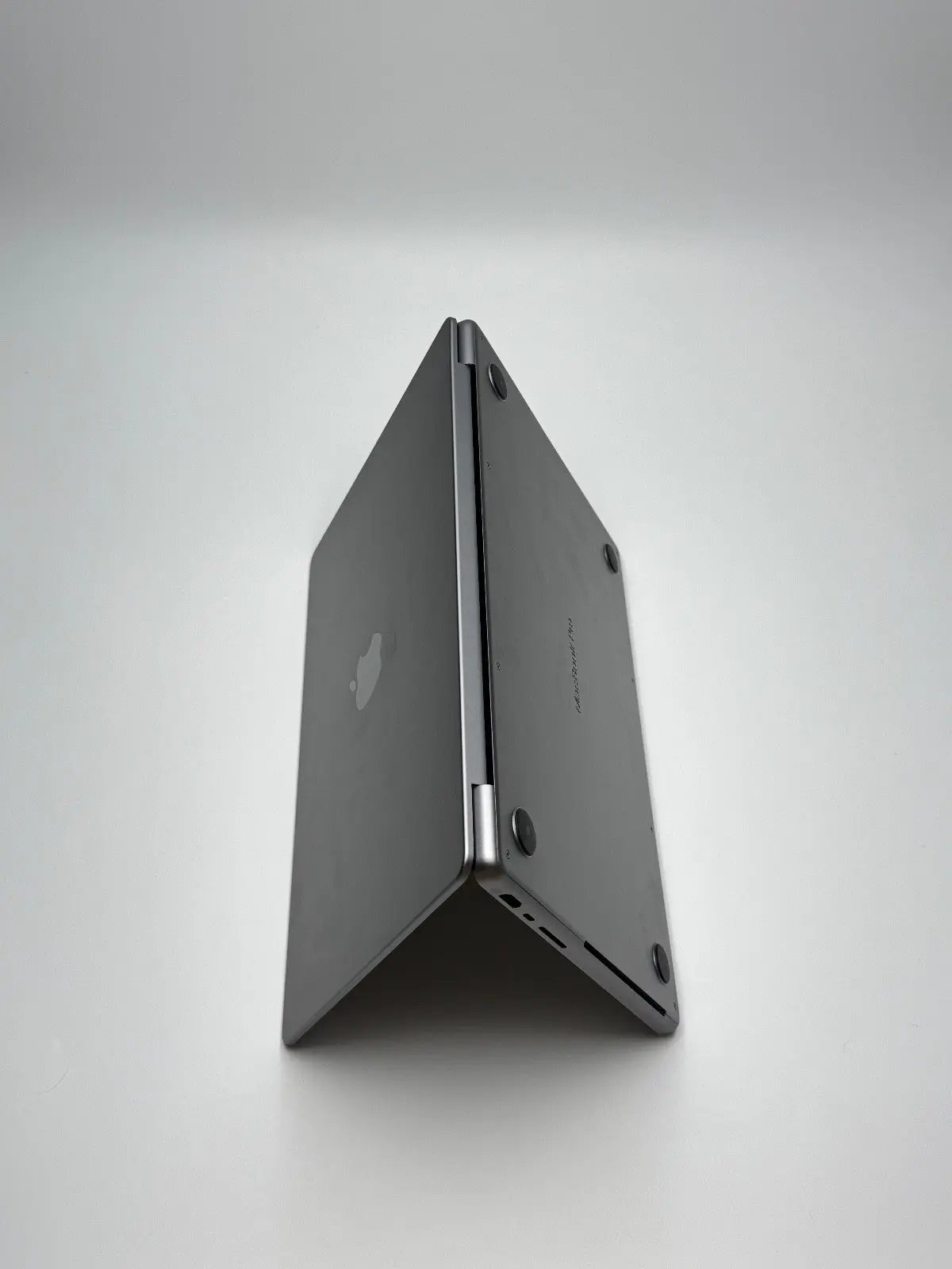 Apple MacBook Pro 14,2 Zoll | M2 Max | 2023 | 1 TB SSD | 32 GB RAM | Space Grau D&S Resell GbR