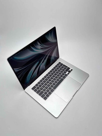 Apple MacBook Air 15,3 Zoll | M2 CPU | 2023 | 256 GB SSD | 8 GB RAM | Silber D&S Resell GbR