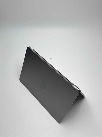 Apple MacBook Air 13,6 Zoll | M2 CPU | 2022 | 256 GB SSD | 8 GB RAM | Space Grau D&S Resell GbR