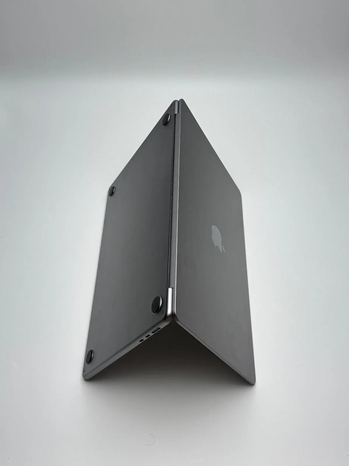 Apple MacBook Air 15,3 Zoll | M2 CPU | 2023 | 256 GB SSD | 8 GB RAM | Space Grau D&S Resell GbR