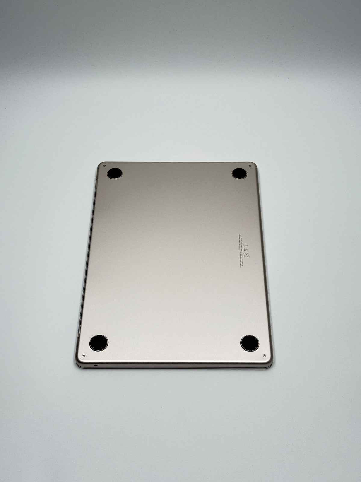 Apple MacBook Air 13,6 Zoll | M2 CPU | 2022 | 512 GB SSD | 8 GB RAM | Polarstern D&S Resell GbR