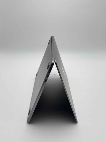 Apple MacBook Air 13,6 Zoll | M2 CPU | 2022 | 256 GB SSD | 8 GB RAM | Space Grau D&S Resell GbR