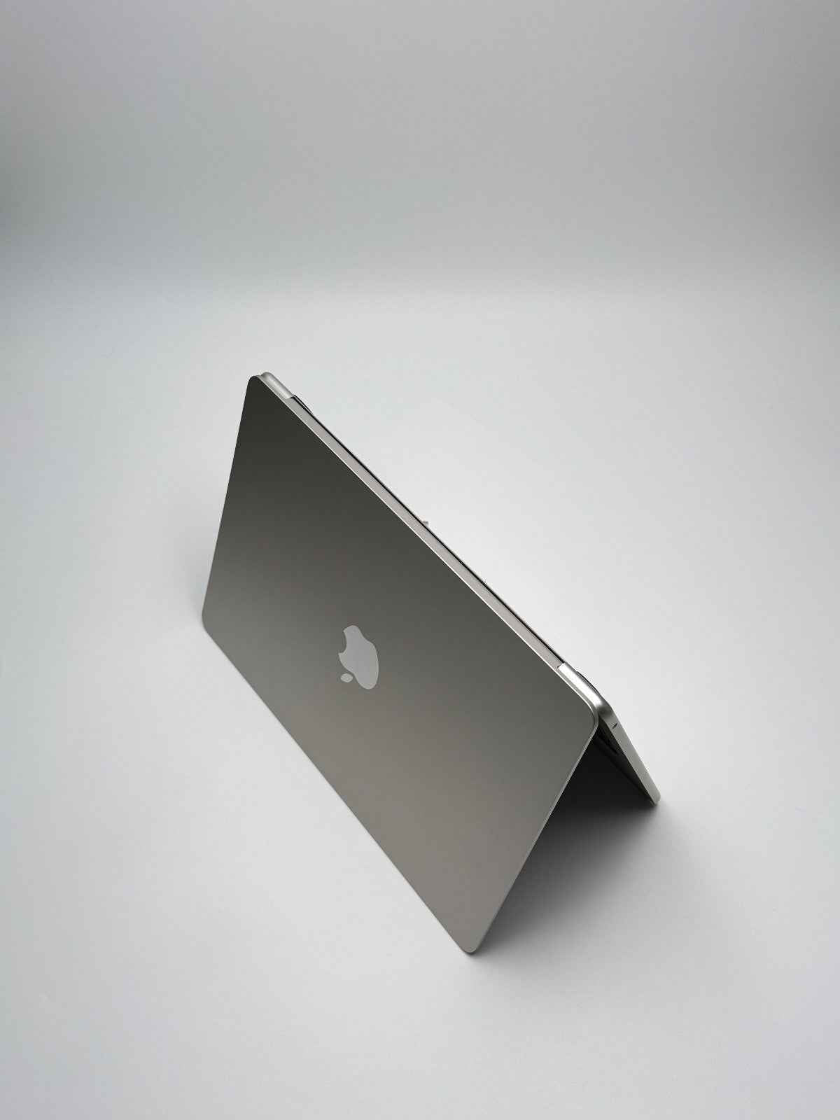 Apple MacBook Air 13,6 Zoll | M2 CPU | 2022 | 512 GB SSD | 8 GB RAM | Polarstern D&S Resell GbR