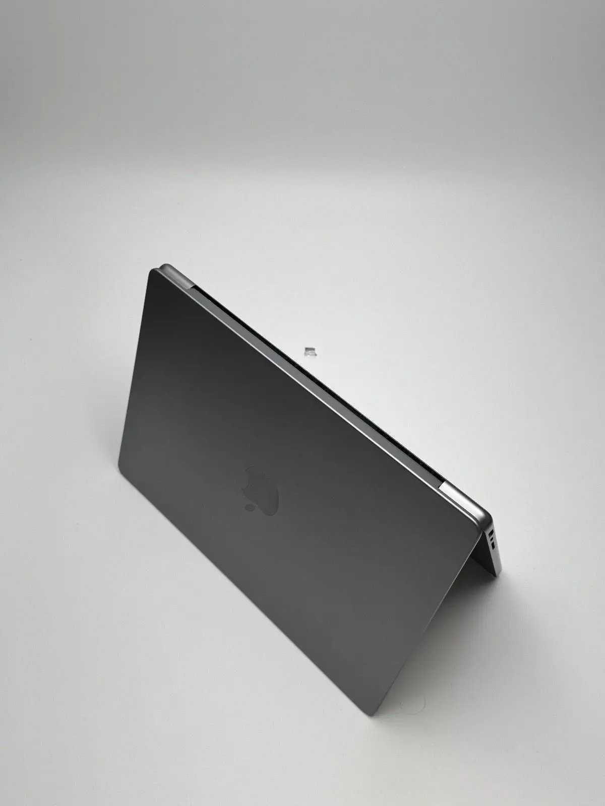 Apple MacBook Pro 14,2 Zoll | M1 CPU | 2021 | 512 GB SSD | 32 GB RAM | Space Grau D&S Resell GbR