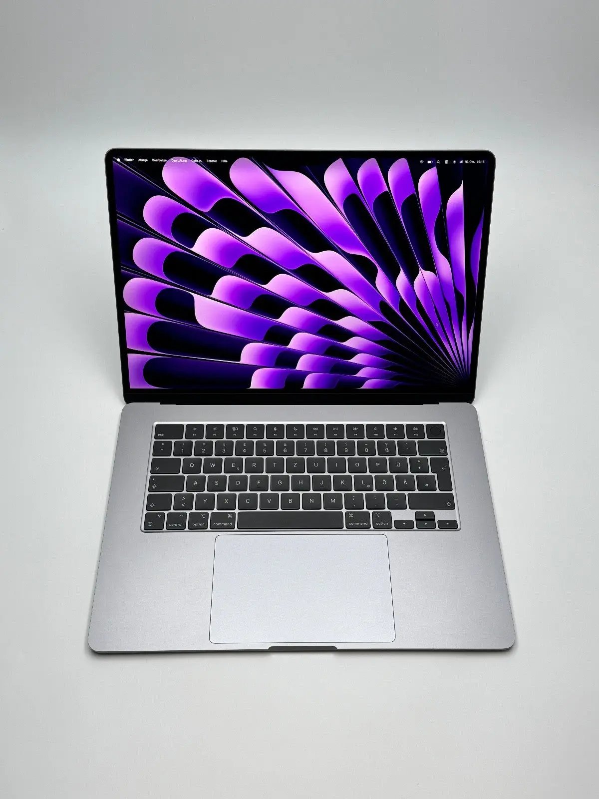 Apple MacBook Air 15,3 Zoll | M2 CPU | 2023 | 256 GB SSD | 8 GB RAM | Space Grau D&S Resell GbR
