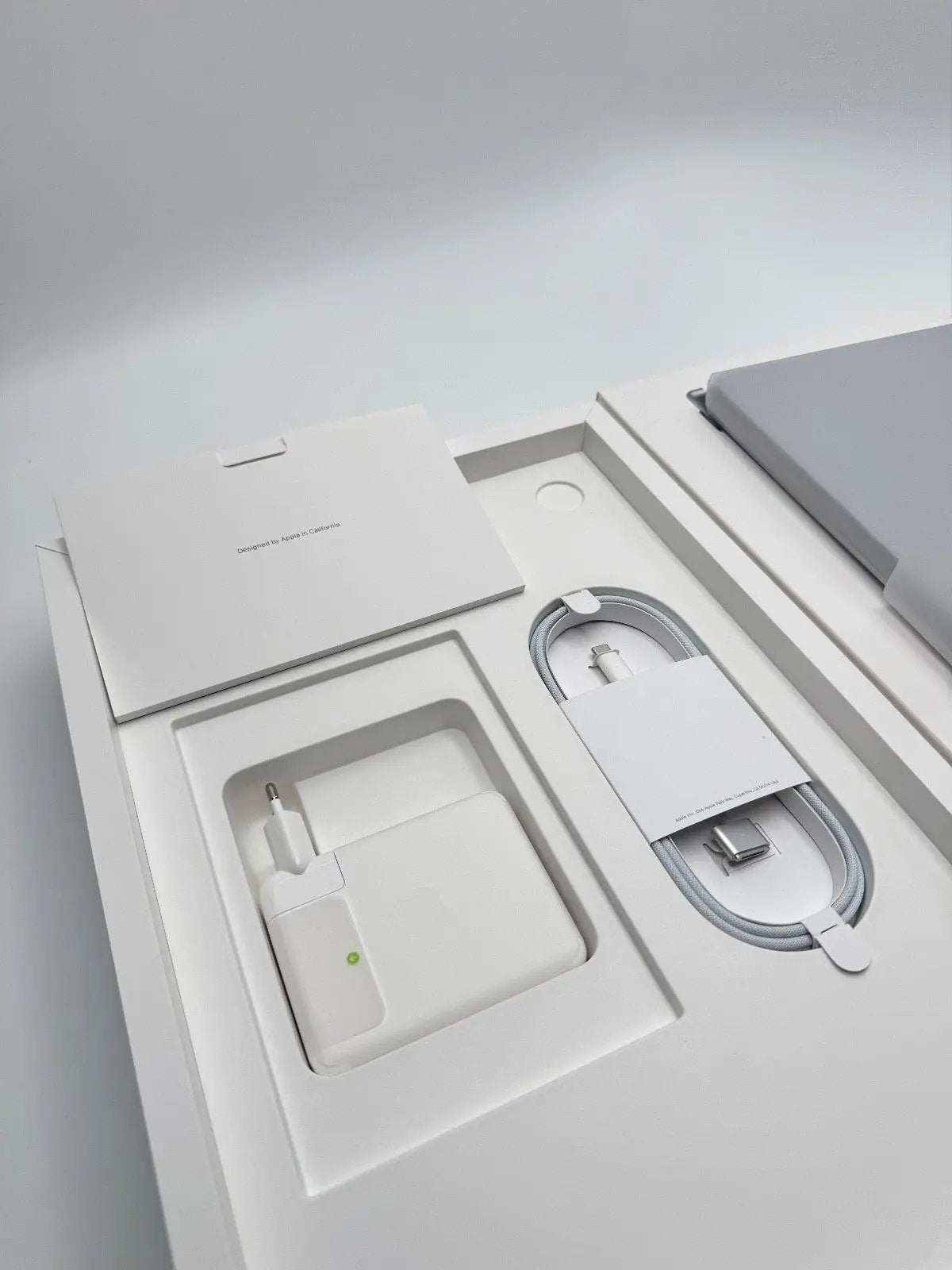 Apple MacBook Pro 16,2 Zoll | M1 Max | 2021 | 1 TB SSD | 32 GB RAM | Space Grau D&S Resell GbR