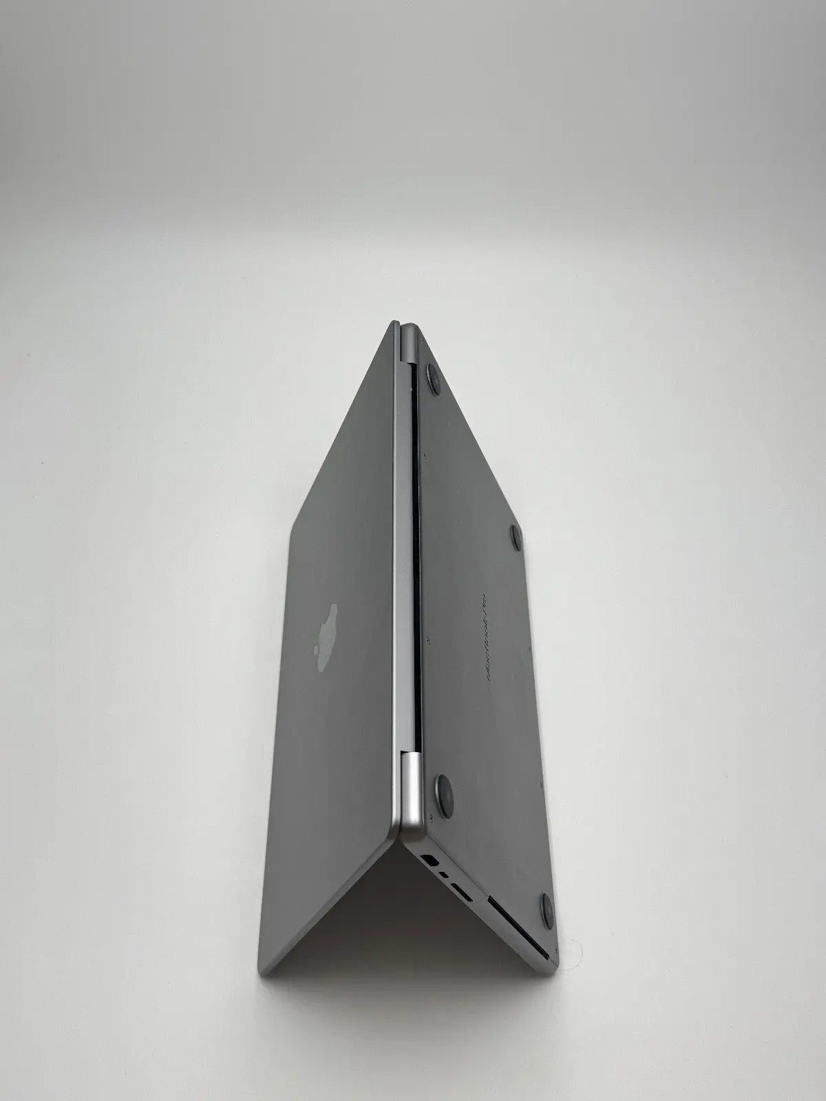 Apple MacBook Pro 14,2 Zoll | M1 CPU | 2021 | 512 GB SSD | 32 GB RAM | Space Grau D&S Resell GbR