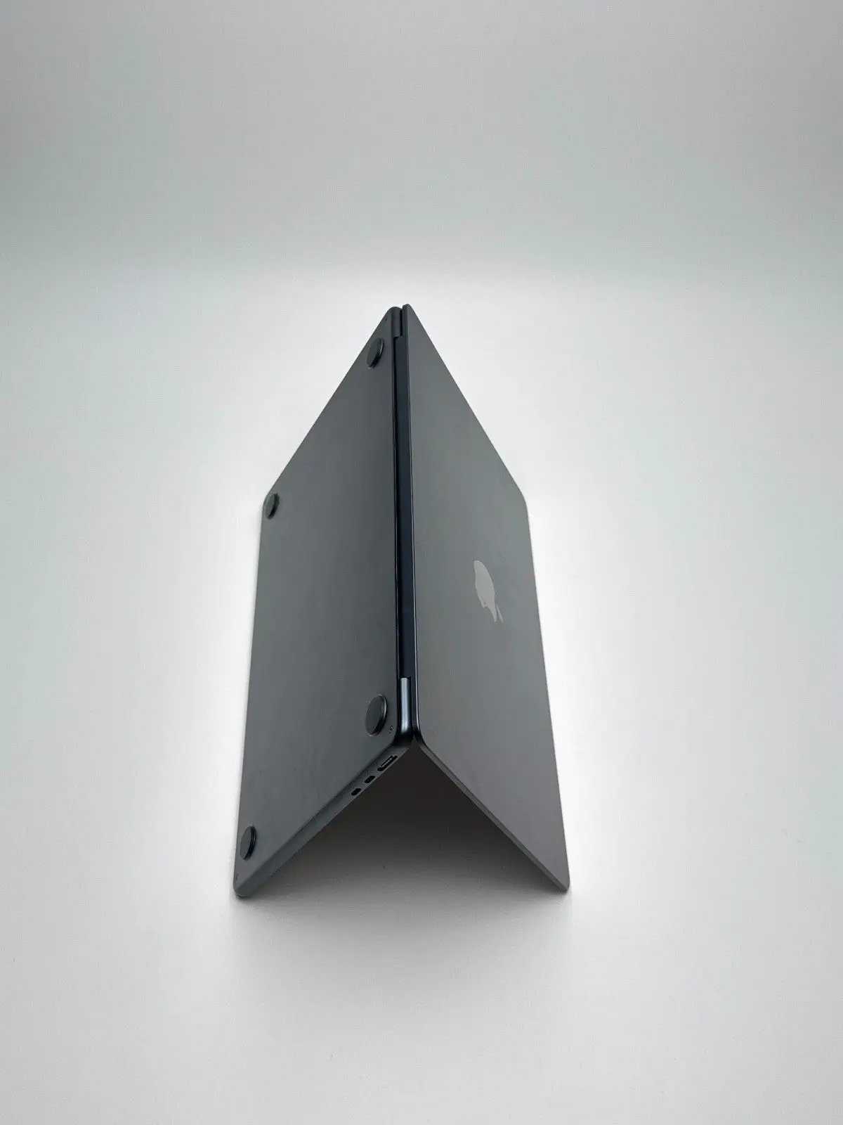 Apple MacBook Air 13,6 Zoll | M2 CPU | 2022 | 256 GB SSD | 8 GB RAM | Mitternacht D&S Resell GbR