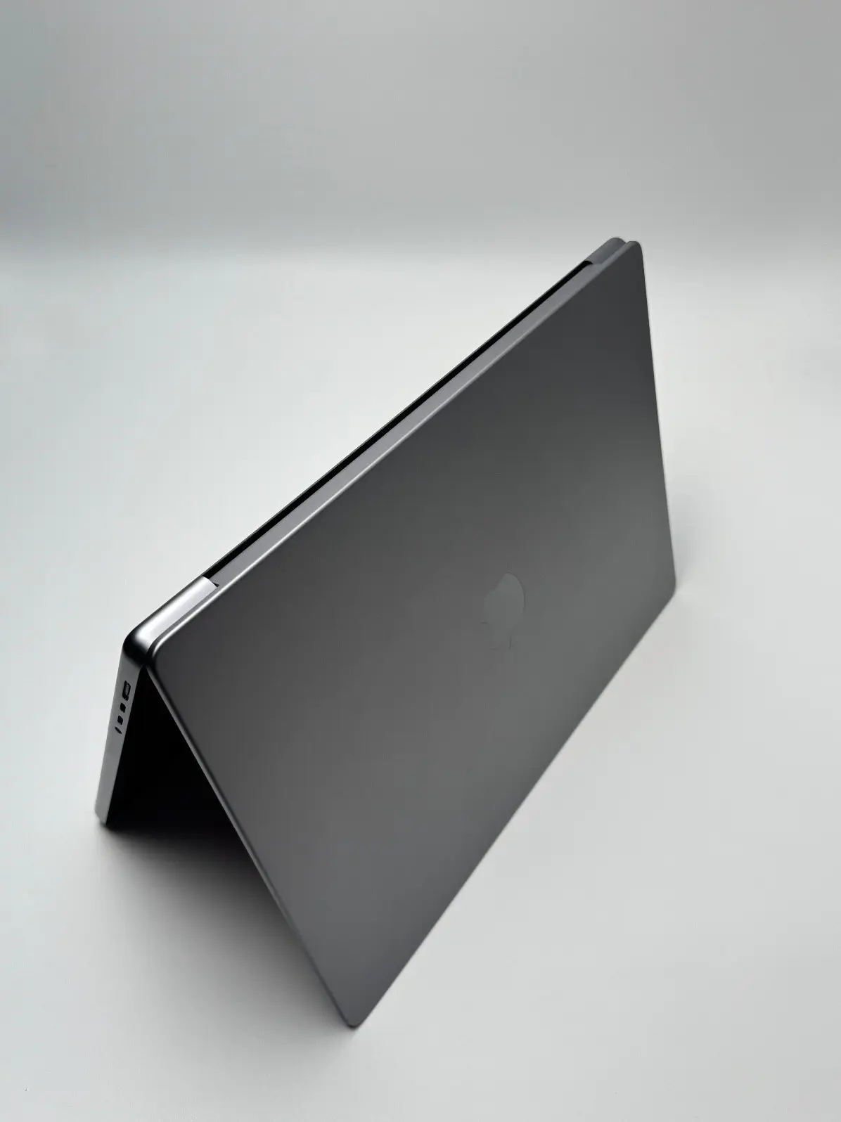 Apple MacBook Pro 16,2 Zoll | M1 Max | 2021 | 1 TB SSD | 32 GB RAM | Space Grau D&S Resell GbR