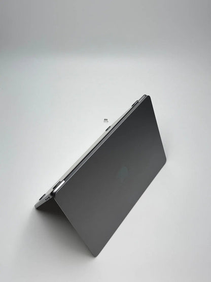 Apple MacBook Air 13,6 Zoll | M2 CPU | 2022 | 256 GB SSD | 8 GB RAM | Space Grau D&S Resell GbR