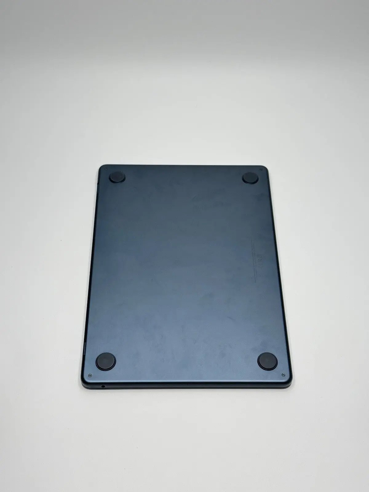 Apple MacBook Air 13,6 Zoll | M2 CPU | 2022 | 256 GB SSD | 8 GB RAM | Mitternacht D&S Resell GbR