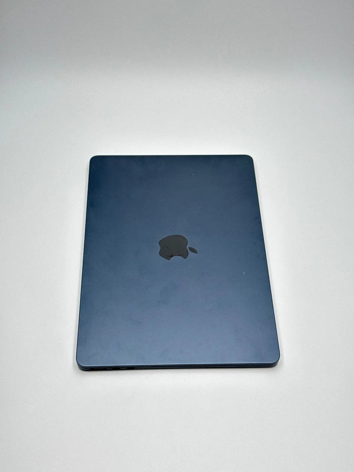 Apple MacBook Air 13,6 Zoll | M2 CPU | 2022 | 256 GB SSD | 8 GB RAM | Mitternacht D&S Resell GbR