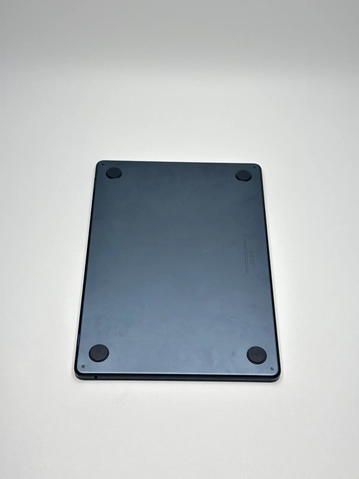 Apple MacBook Air 13,6 Zoll | M2 CPU | 2022 | 256 GB SSD | 8 GB RAM | Mitternacht D&S Resell GbR