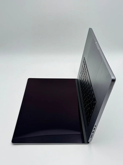 Apple MacBook Pro 16,2 Zoll | M1 CPU | 2021 | 512 GB SSD | 16 GB RAM | Space Grau D&S Resell GbR