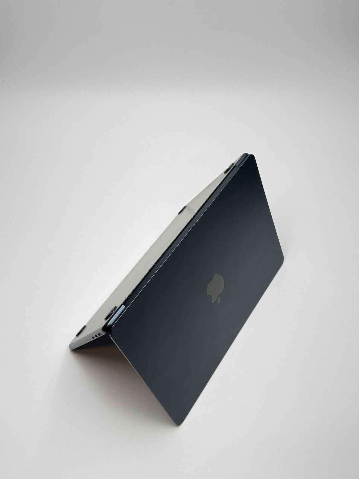 Apple MacBook Air 13,6 Zoll | M2 CPU | 2022 | 512 GB SSD | 8 GB RAM | Midnight D&S Resell GbR