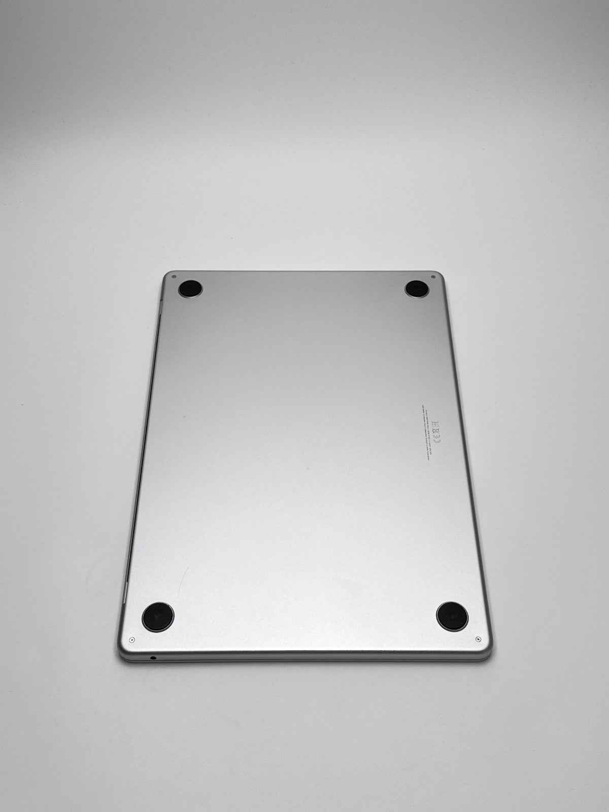 Apple MacBook Air 15,3 Zoll | M2 CPU | 2023 | 256 GB SSD | 8 GB RAM | Silber D&S Resell GbR