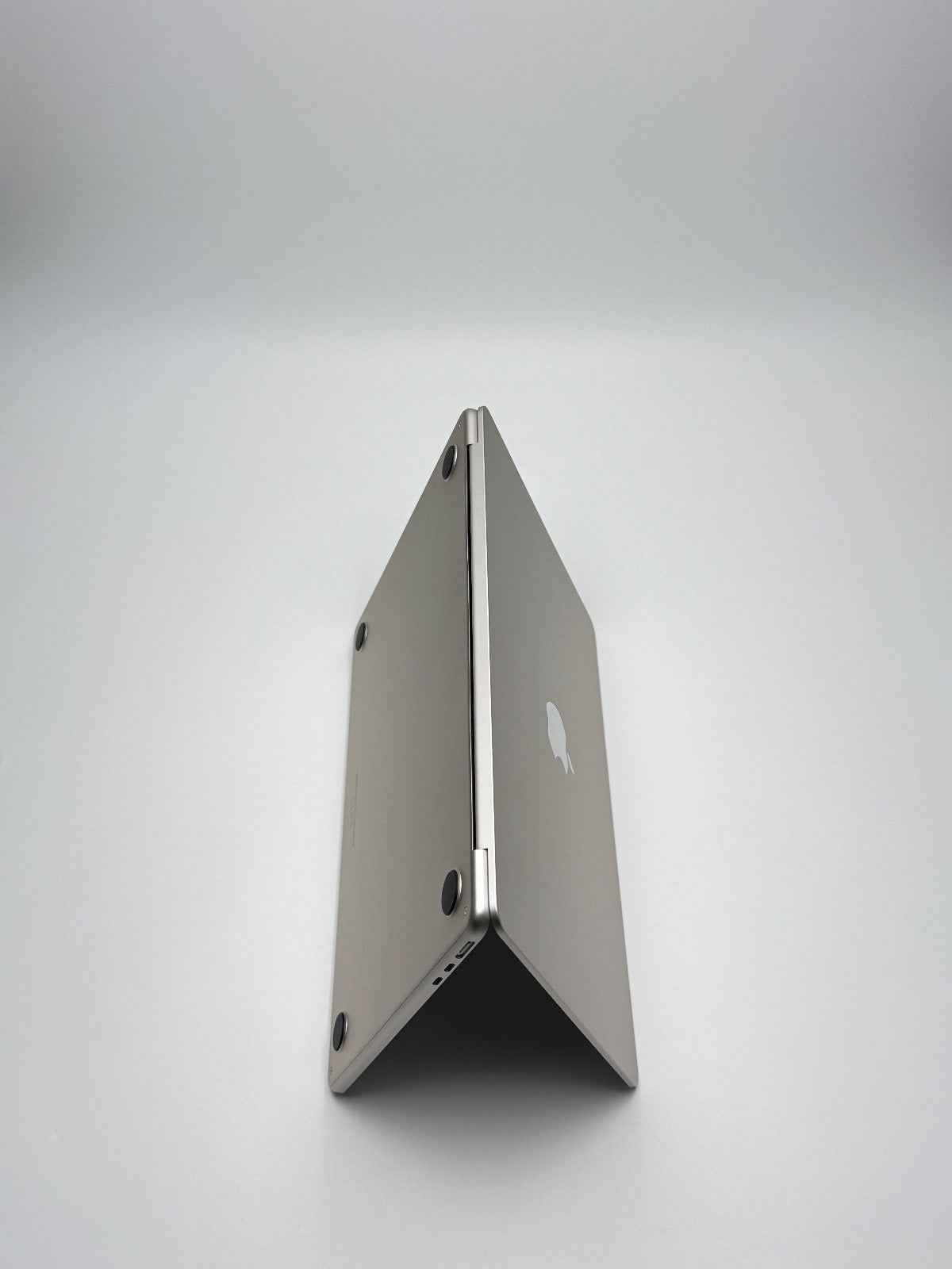 Apple MacBook Air 13,6 Zoll | M2 CPU | 2022 | 512 GB SSD | 8 GB RAM | Polarstern D&S Resell GbR