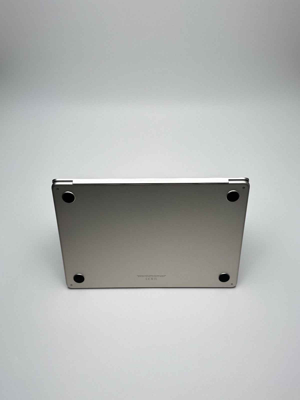 Apple MacBook Air 13,6 Zoll | M2 CPU | 2022 | 512 GB SSD | 8 GB RAM | Polarstern D&S Resell GbR