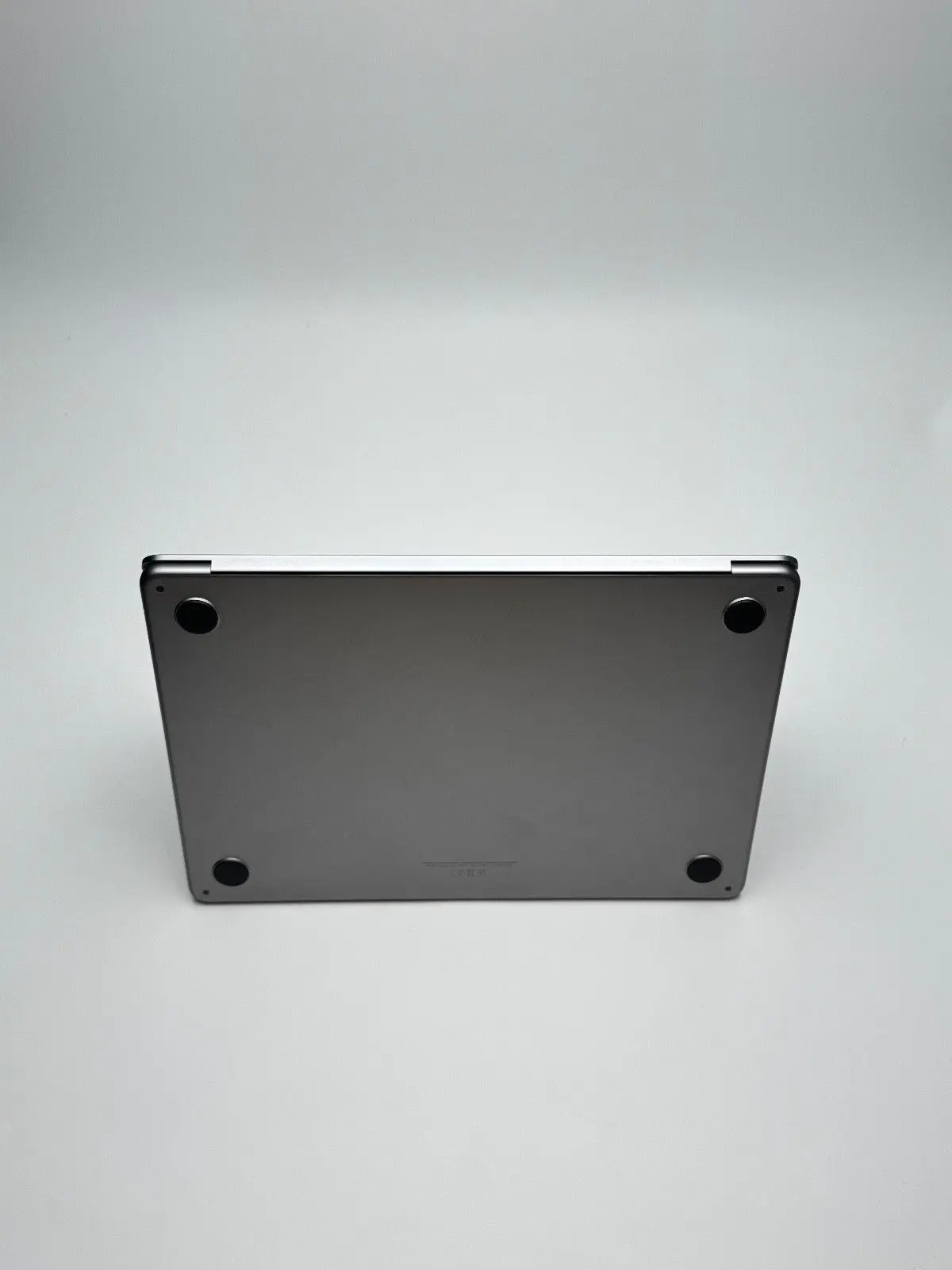 Apple MacBook Air 13,6 Zoll | M2 CPU | 2022 | 256 GB SSD | 8 GB RAM | Space Grau D&S Resell GbR