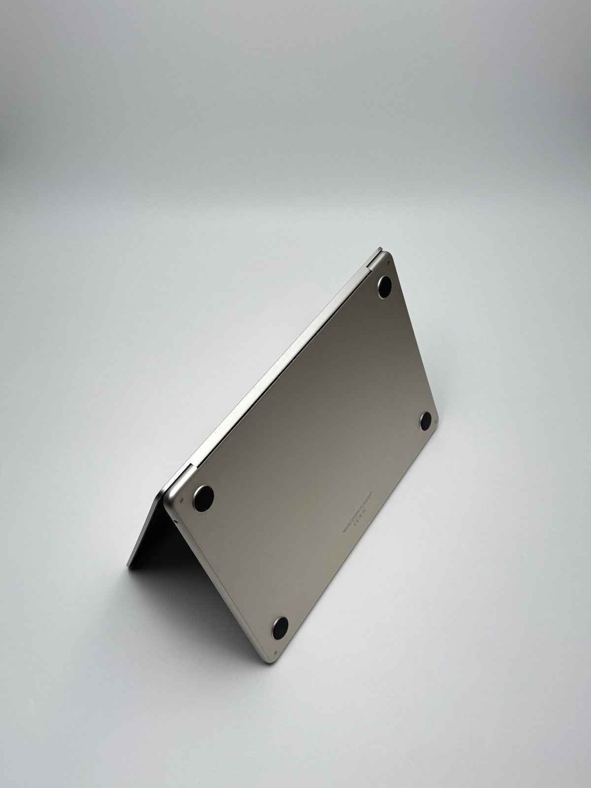 Apple MacBook Air 13,6 Zoll | M2 CPU | 2022 | 512 GB SSD | 8 GB RAM | Polarstern D&S Resell GbR