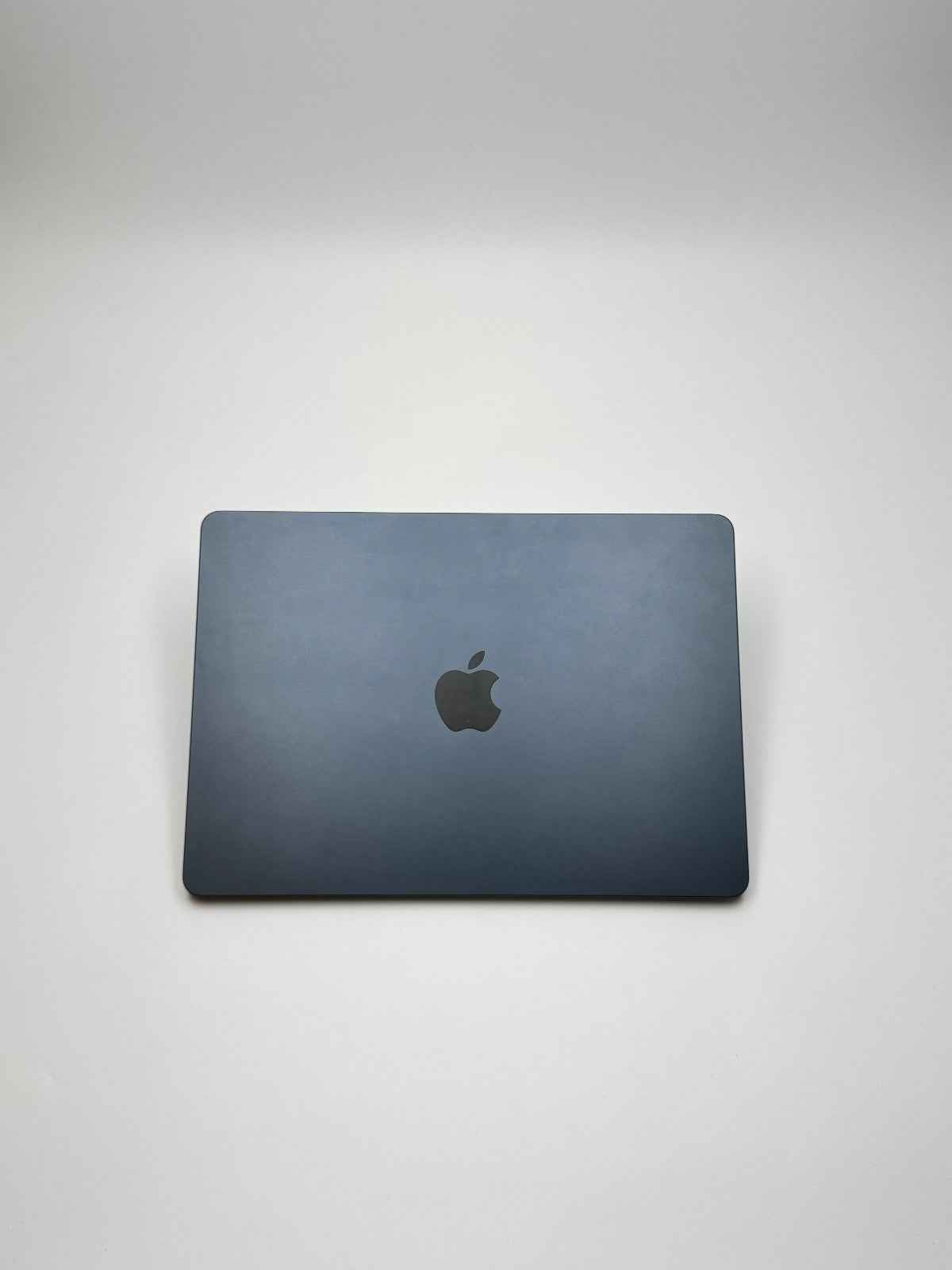 Apple MacBook Air 13,6 Zoll | M2 CPU | 2022 | 512 GB SSD | 8 GB RAM | Midnight D&S Resell GbR