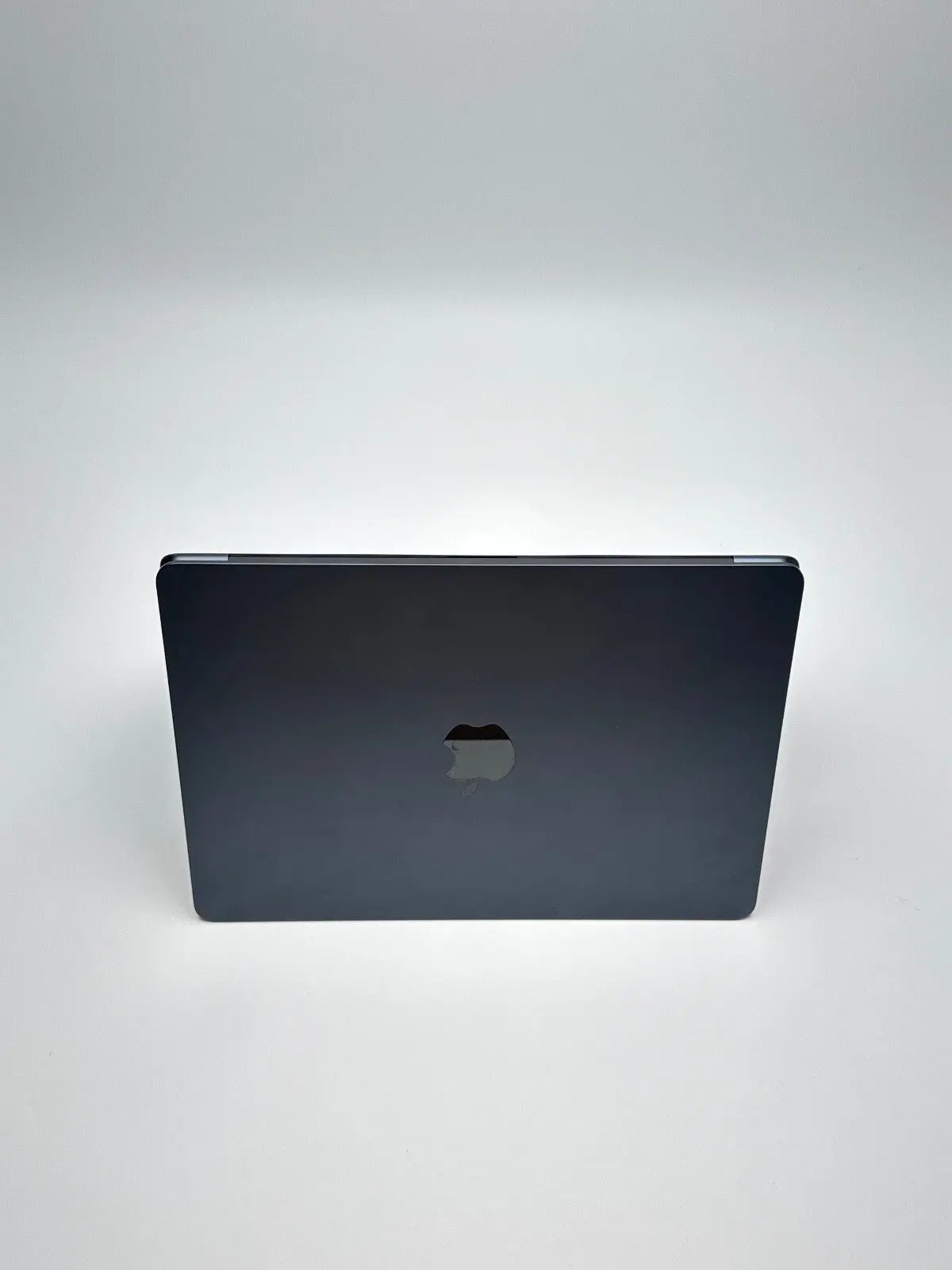 Apple MacBook Air 13,6 Zoll | M2 CPU | 2022 | 256 GB SSD | 8 GB RAM | Mitternacht D&S Resell GbR