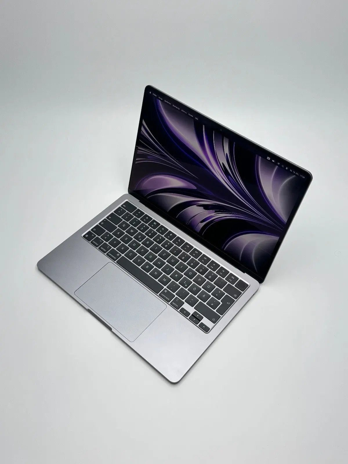 Apple MacBook Air 13,6 Zoll | M2 CPU | 2022 | 256 GB SSD | 8 GB RAM | Space Grau D&S Resell GbR